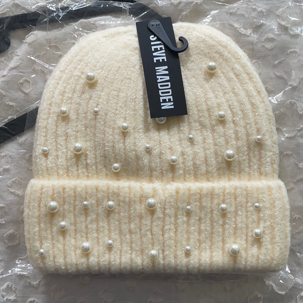 Steve Madden Pearl Beanie